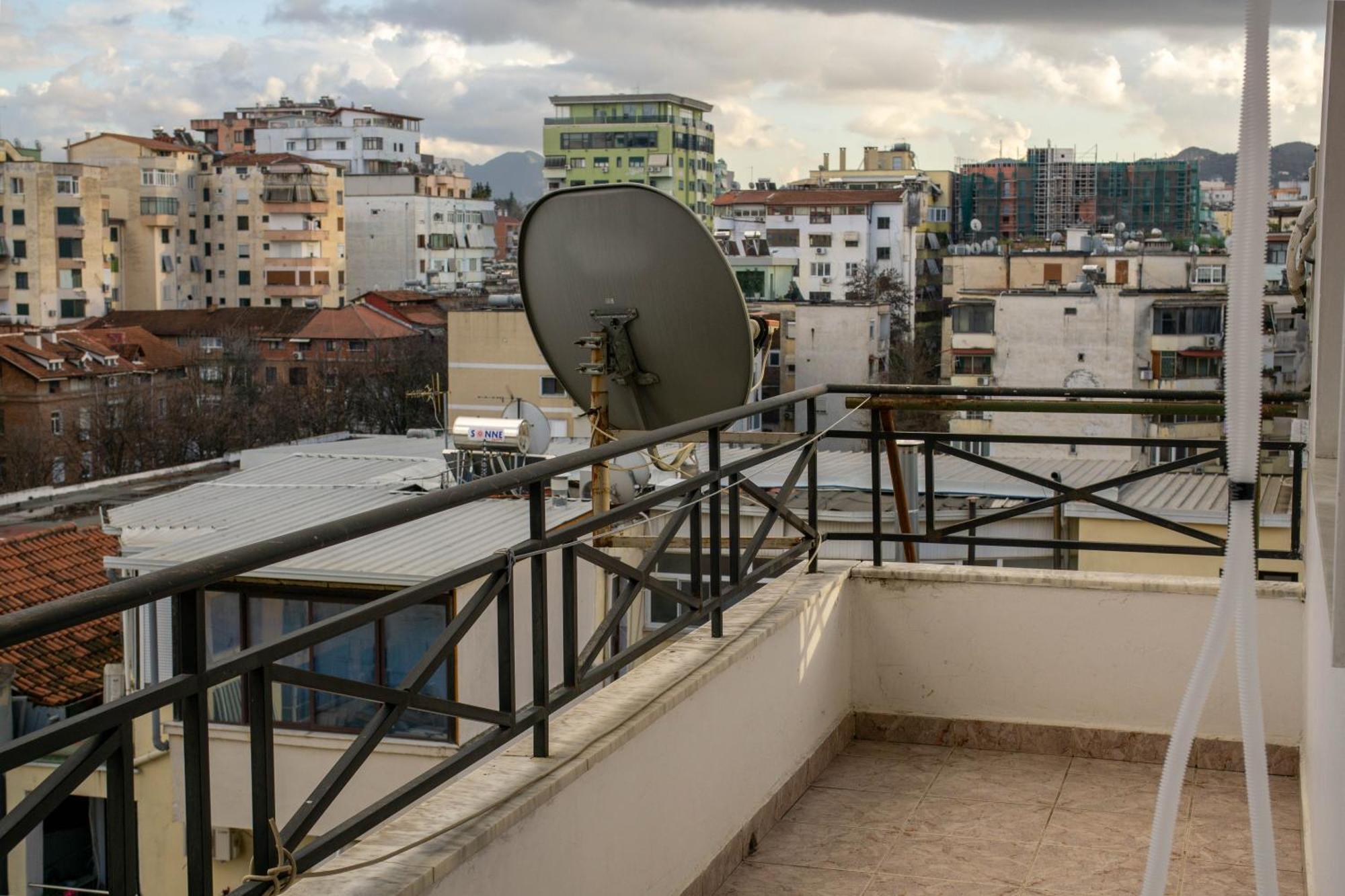 Gasthuis Bllok Bright Private Bedrooms With Private Bathroom On Shared Tirana